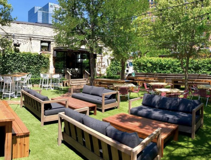 Outdoor yard with lots of benches